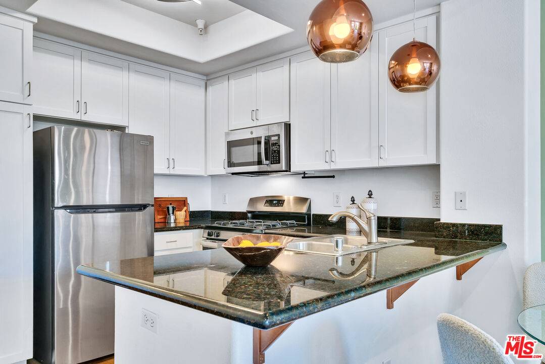 Marina Del Rey, CA 90292,4060 Glencoe Ave #202