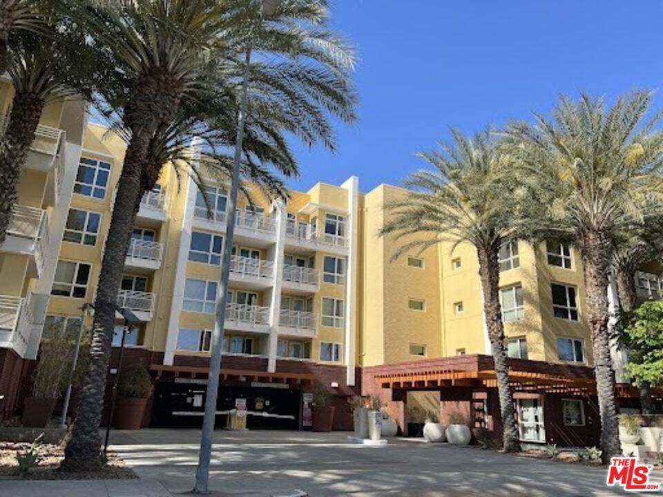Woodland Hills, CA 91367,21301 Erwin St #308