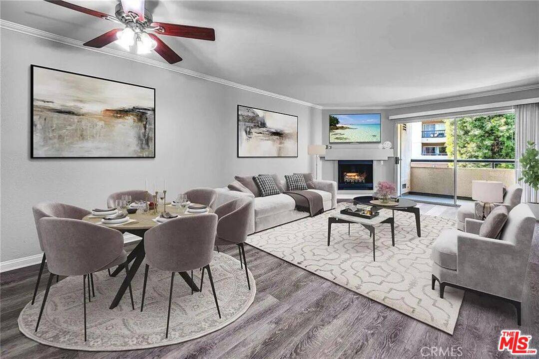 Woodland Hills, CA 91367,5565 Canoga Ave #118
