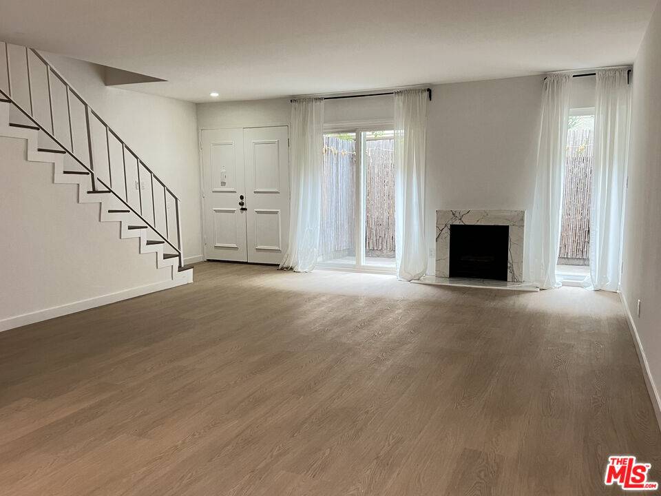 Sherman Oaks, CA 91403,5115 Kester Ave #9