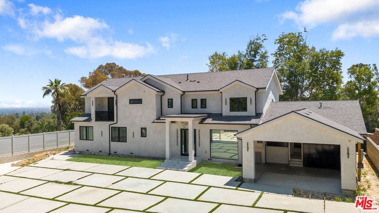 Tarzana, CA 91356,5036 Shirley Ave