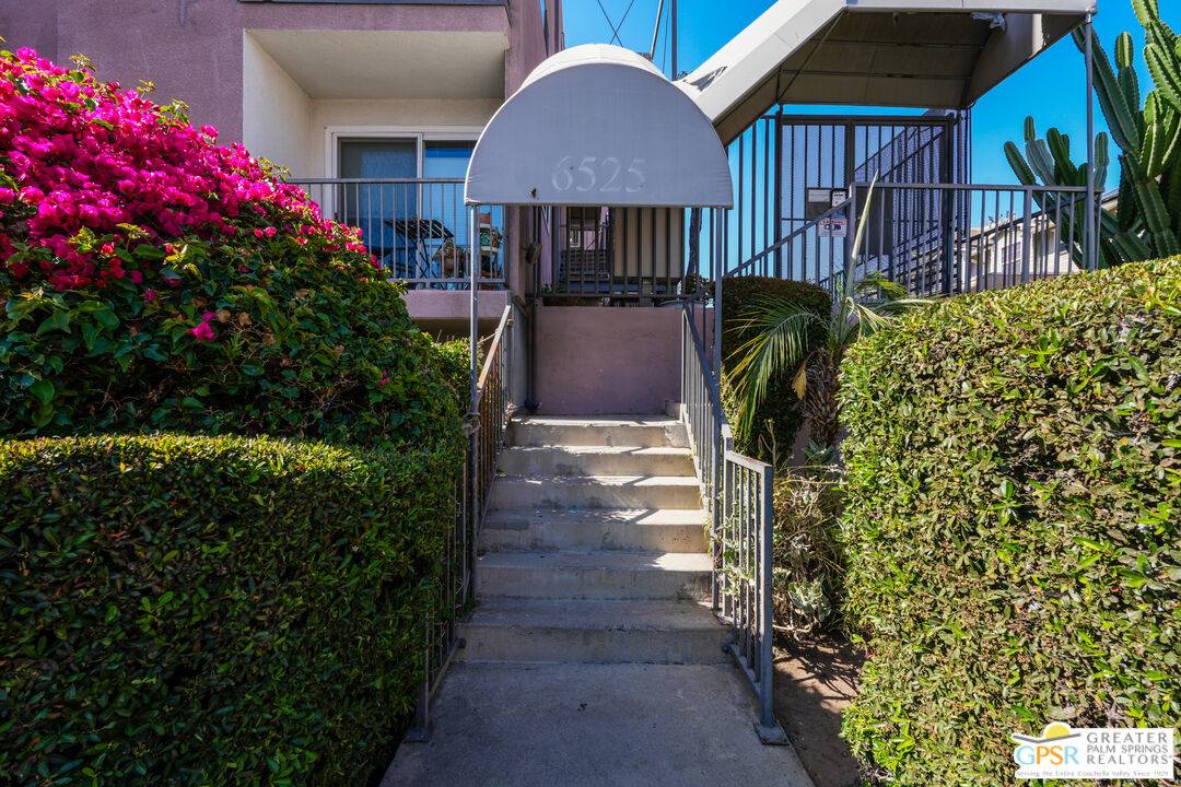 Los Angeles, CA 90038,6525 La Mirada Ave #114