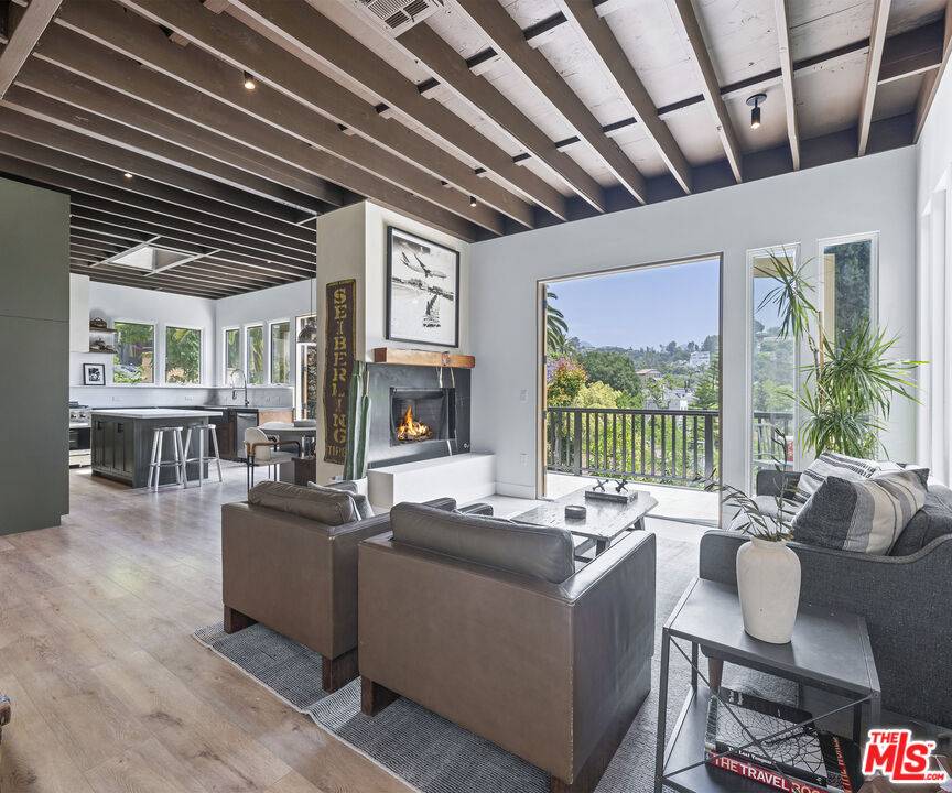 Los Angeles, CA 90068,2310 Vasanta Way