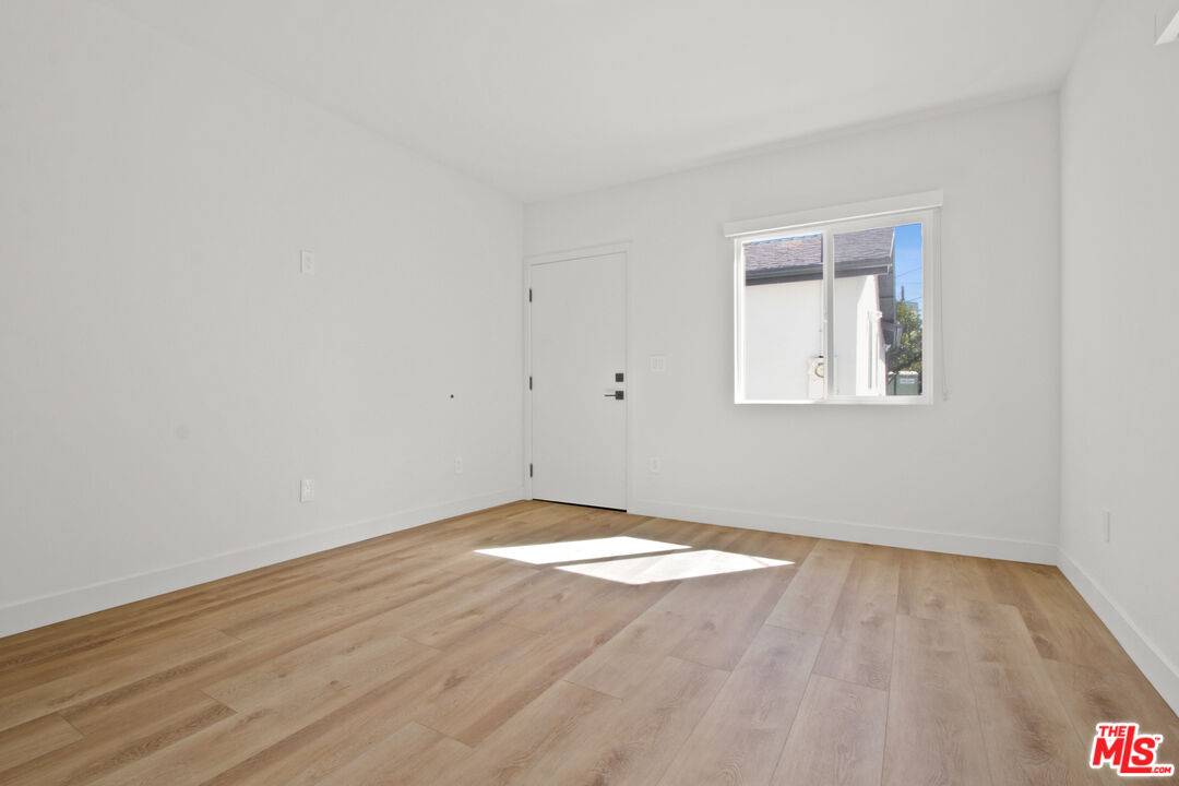 Los Angeles, CA 90016,2539 Cloverdale Ave