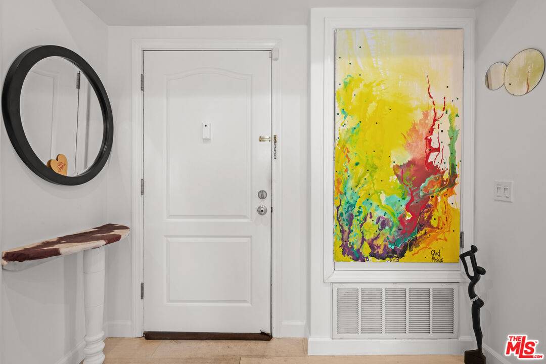 Santa Monica, CA 90402,446 San Vicente Blvd #302