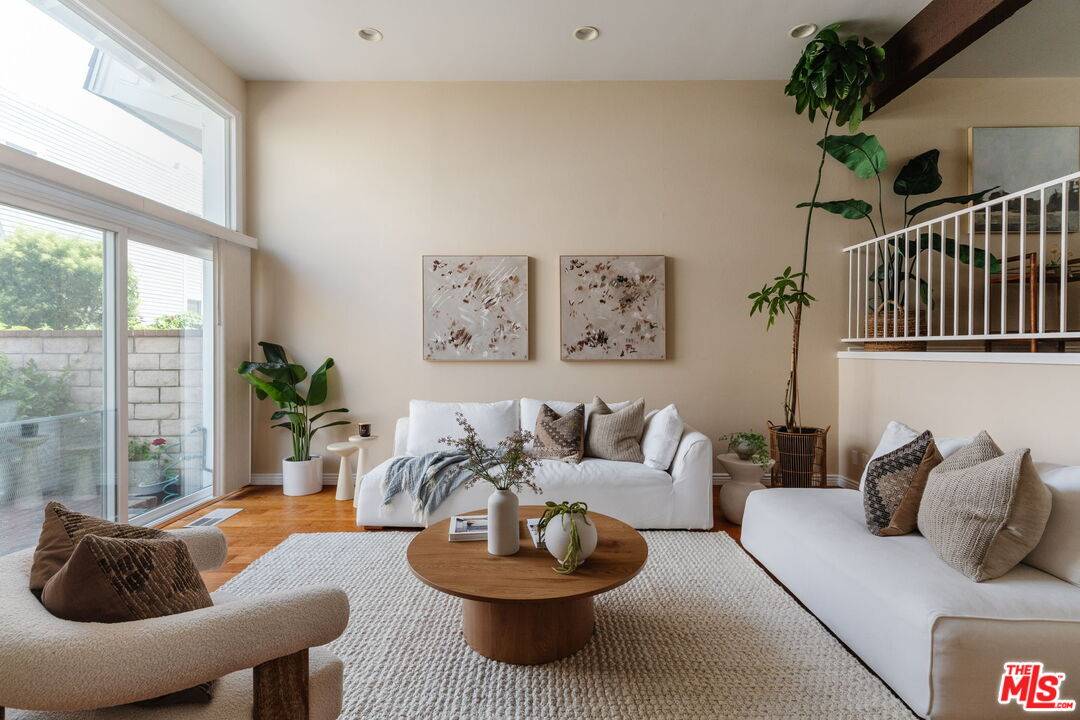 Marina Del Rey, CA 90292,13066 Maxella Ave #3