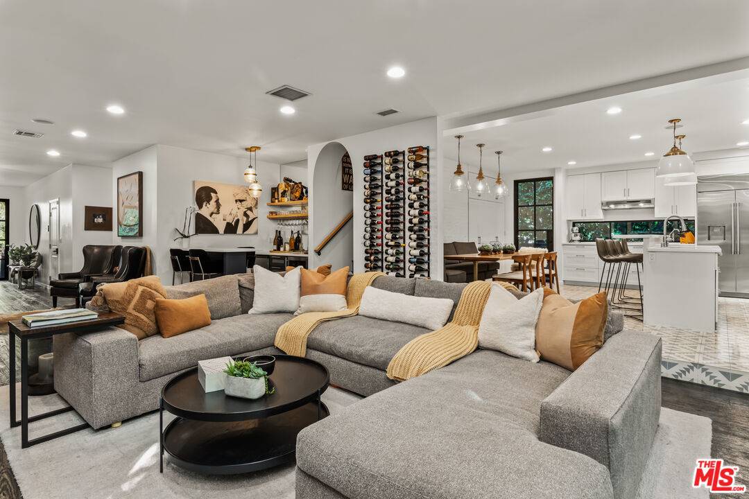 Marina Del Rey, CA 90292,3159 Thatcher Ave