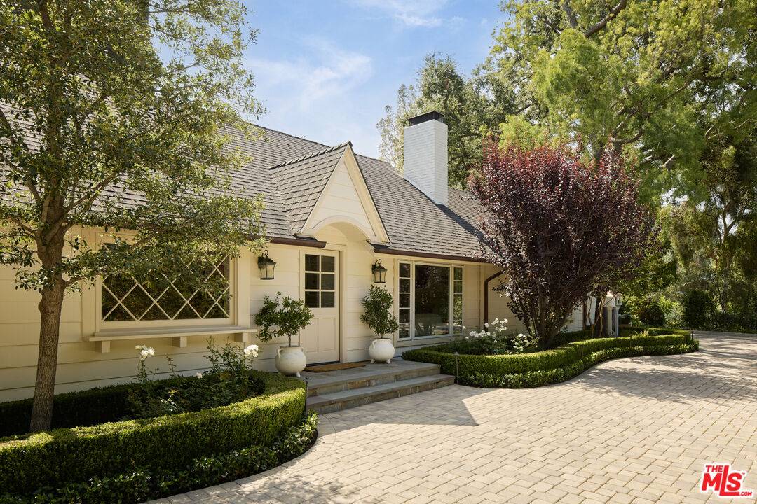 Encino, CA 91316,17333 Rancho St