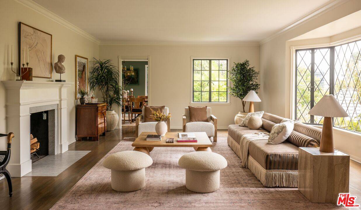 Los Angeles, CA 90069,1270 N Wetherly Dr