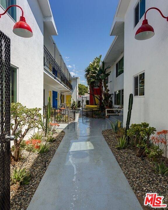 Long Beach, CA 90806,1854 Pine Ave #8