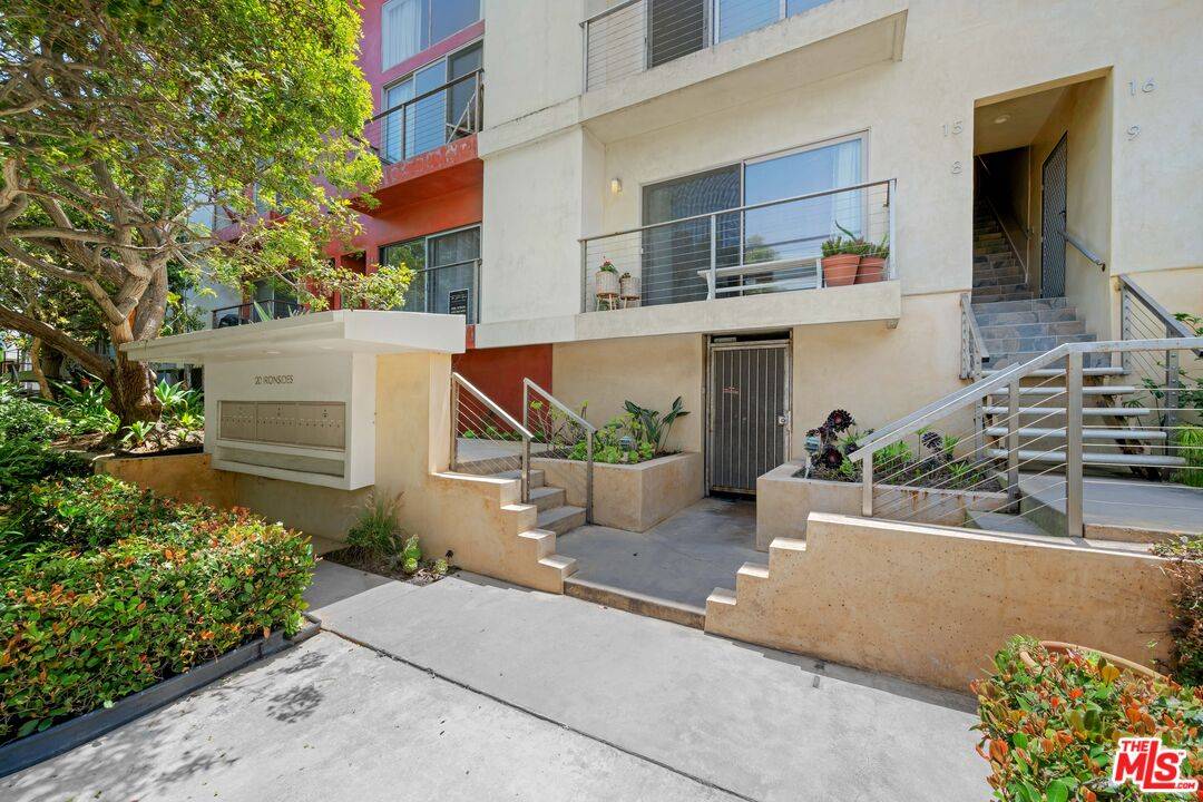 Marina Del Rey, CA 90292,20 Ironsides St #8