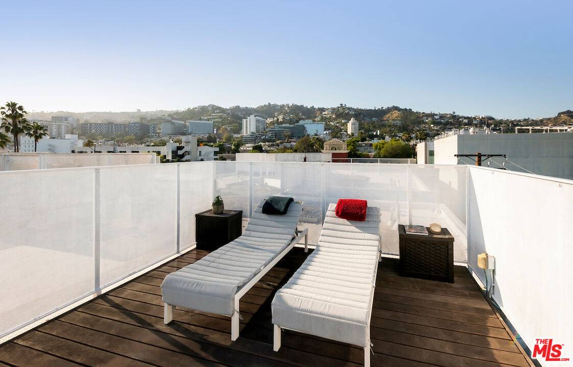 West Hollywood, CA 90069,1030 N Kings Rd #407