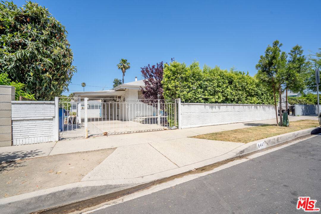 North Hollywood, CA 91606,6447 Whitsett Ave