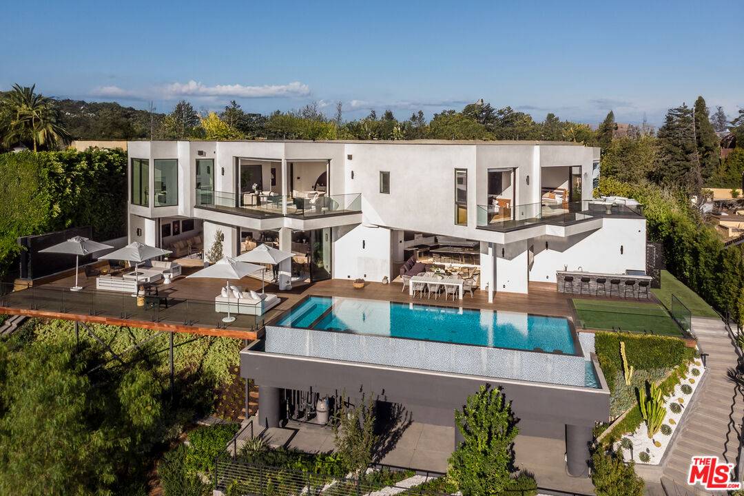 Los Angeles, CA 90046,2371 Achilles Dr