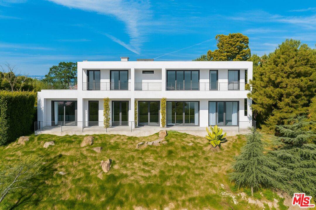 Los Angeles, CA 90077,1111 Bel Air Pl