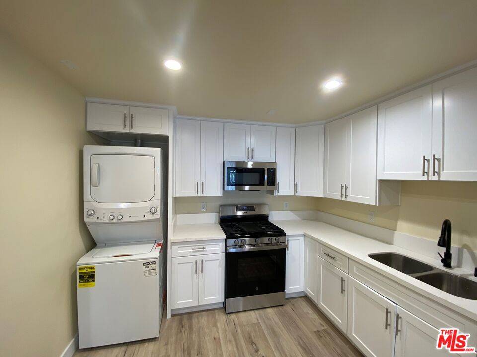 Hawthorne, CA 90250,13400 Cordary Ave
