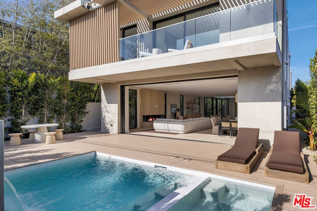 Venice, CA 90291,2457 Glyndon Ave