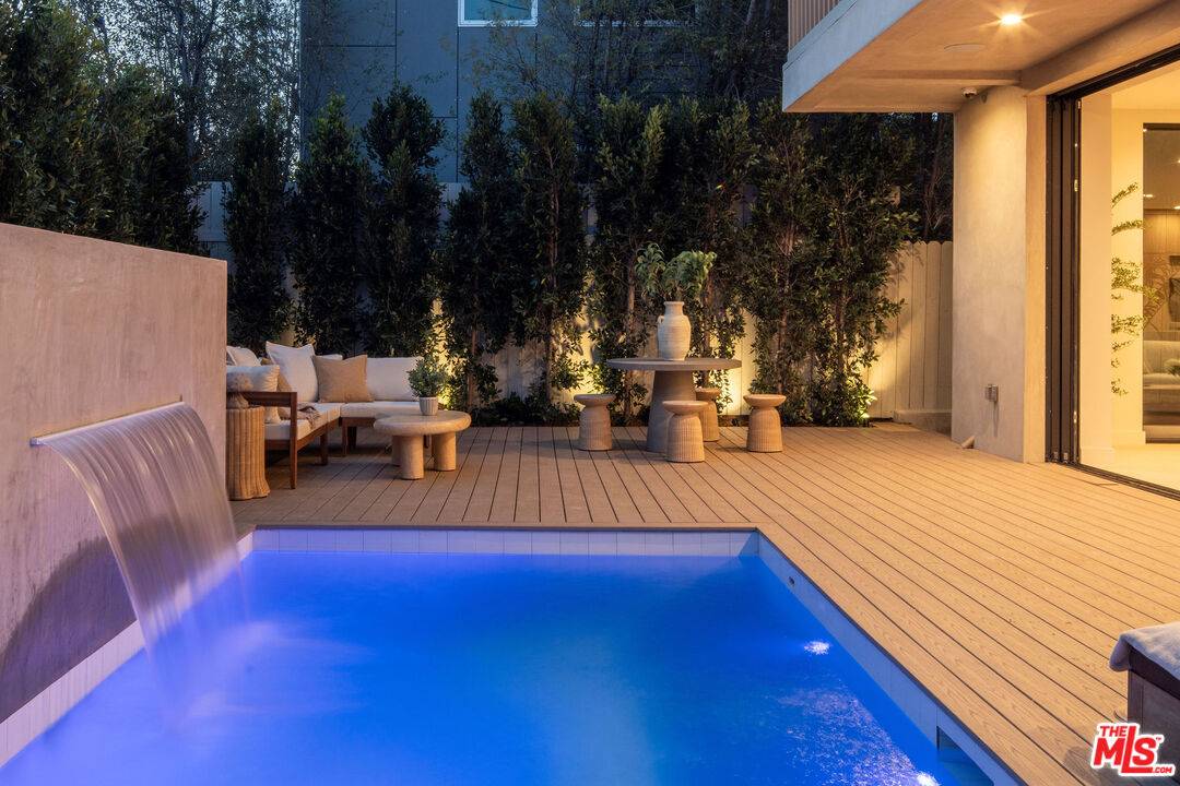 Venice, CA 90291,2457 Glyndon Ave