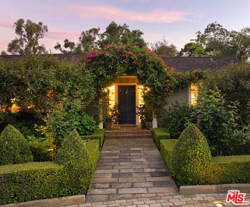 Santa Barbara, CA 93108,1077 Summit Rd