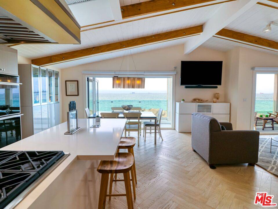 Long Beach, CA 90803,6601 E Seaside Walk