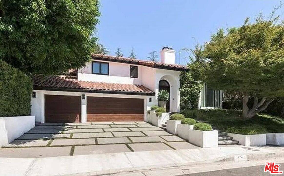 Beverly Hills, CA 90210,9684 Wendover Dr