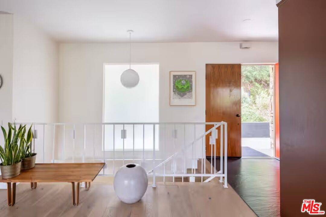 Glendale, CA 91207,702 CAVANAGH RD