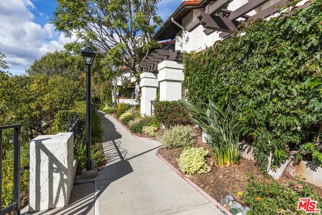 Pacific Palisades, CA 90272,1470 PALISADES DR