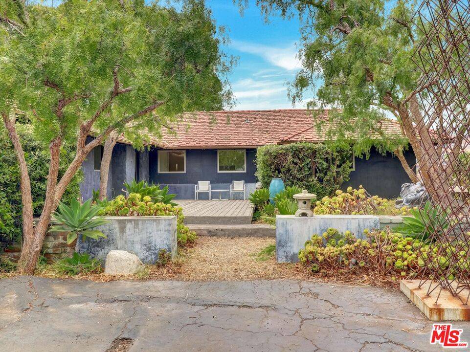 Pacific Palisades, CA 90272,16959 Dulce Ynez Ln