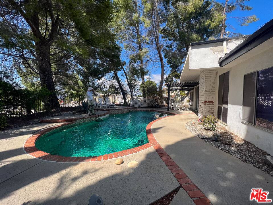 Woodland Hills, CA 91364,21626 Cezanne Pl