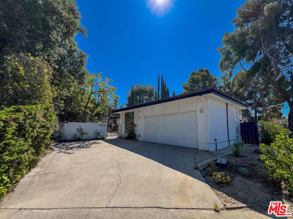 Woodland Hills, CA 91364,21626 Cezanne Pl