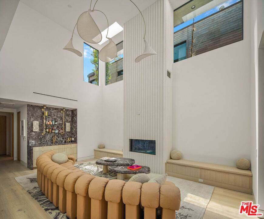 Venice, CA 90291,738 Palms Blvd