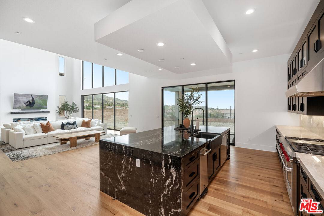 Porter Ranch, CA 91326,11740 Abbey Ln