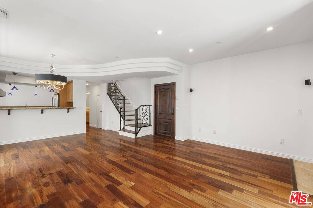 West Hollywood, CA 90069,744 N Alfred St #104