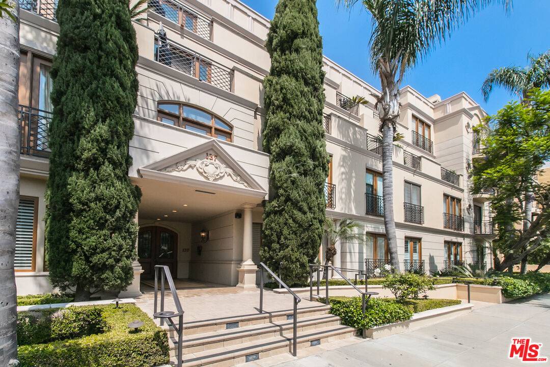 Beverly Hills, CA 90212,137 S Spalding Dr #405