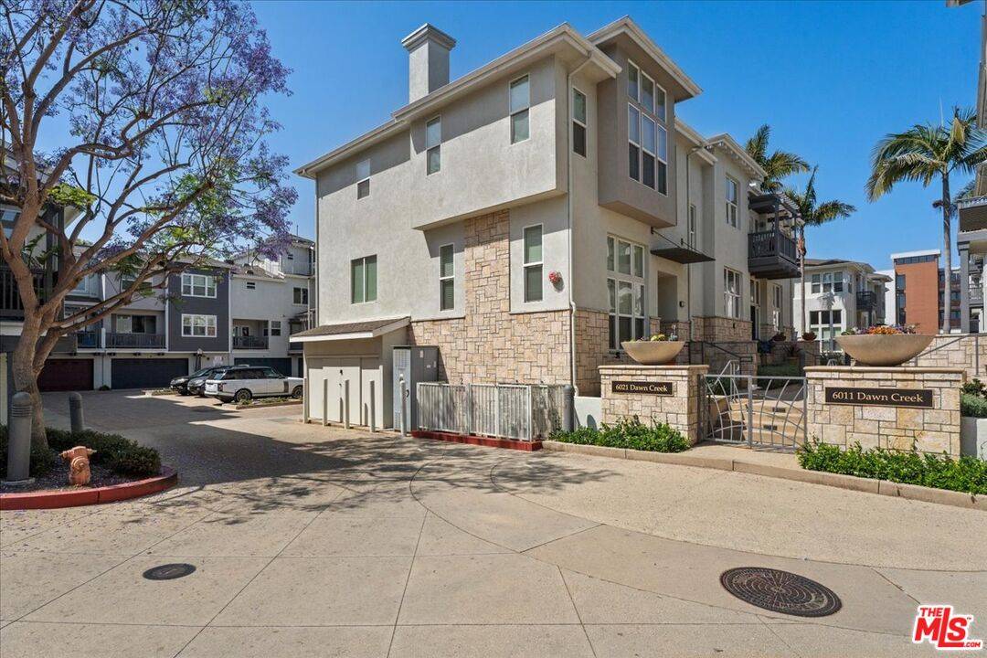 Playa Vista, CA 90094,6021 Dawn Crk #13