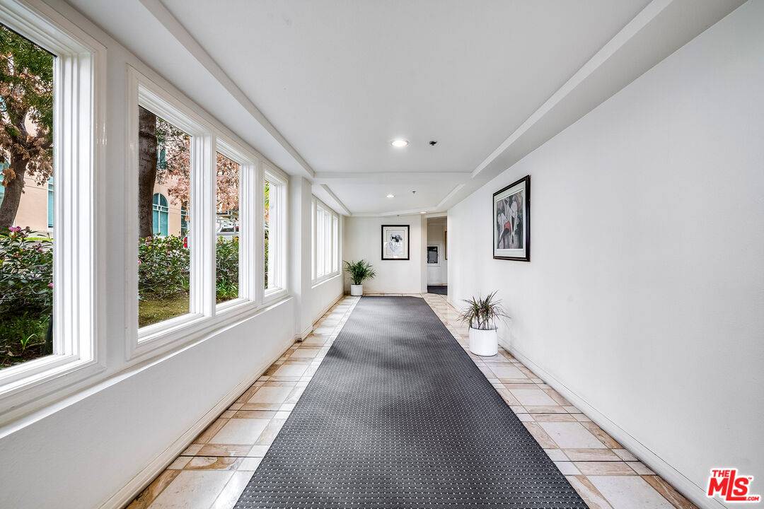 Beverly Hills, CA 90212,120 S Palm Dr #301
