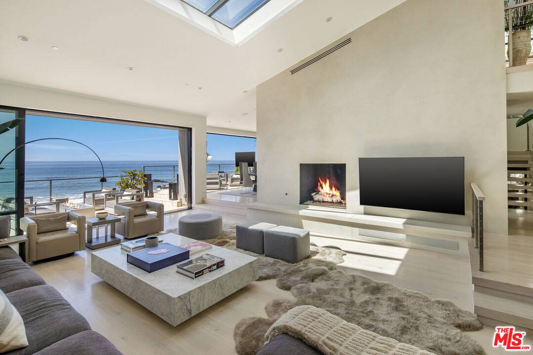 Malibu, CA 90265,31504 Victoria Point Rd
