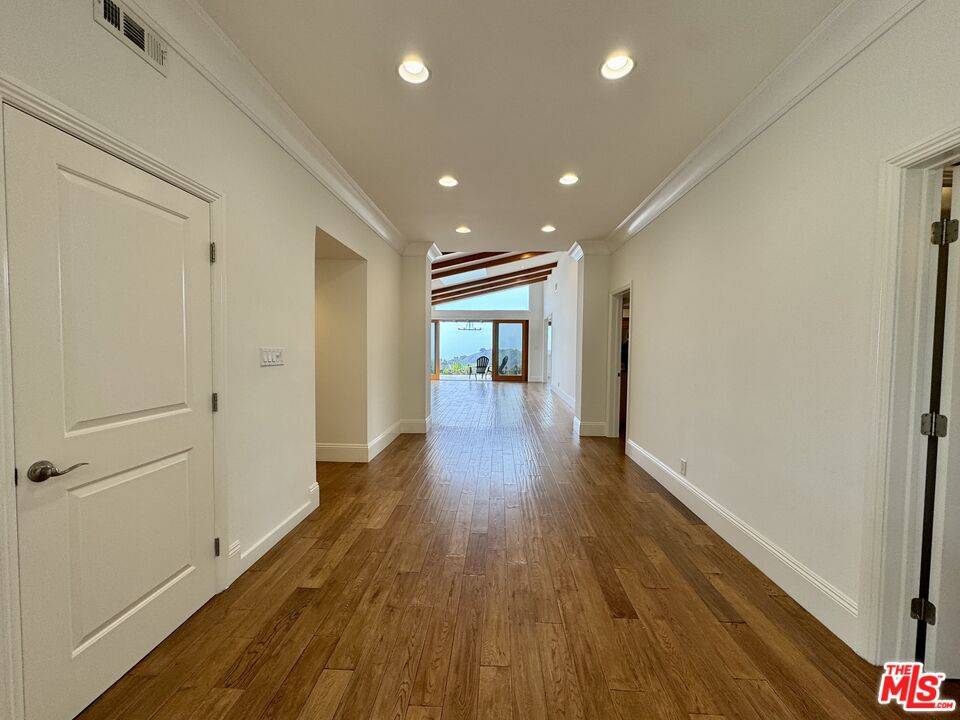 Los Angeles, CA 90049,2255 Westridge Rd