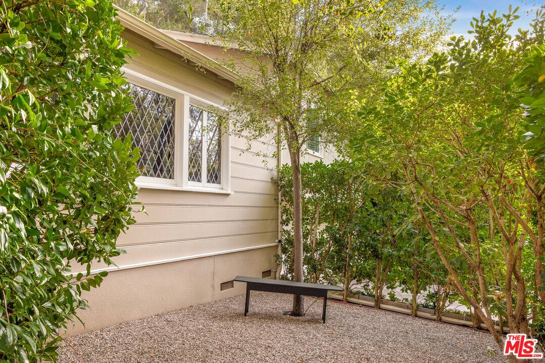 Beverly Hills, CA 90210,9720 Yoakum Dr