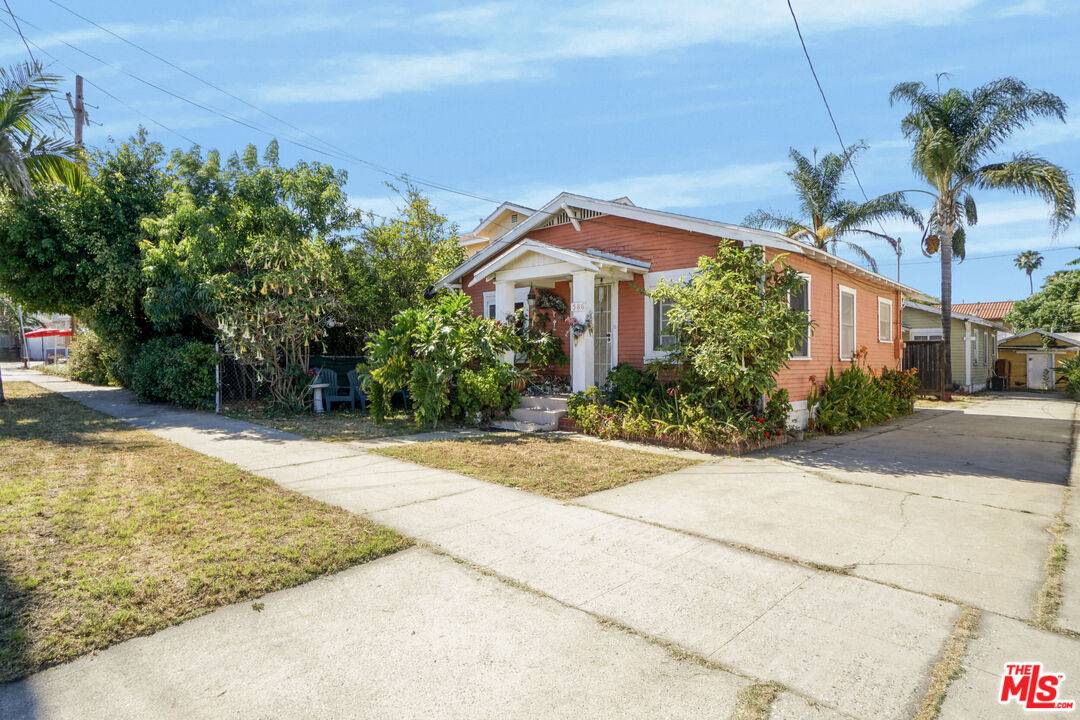 San Pedro, CA 90731,586 W MacArthur Ave