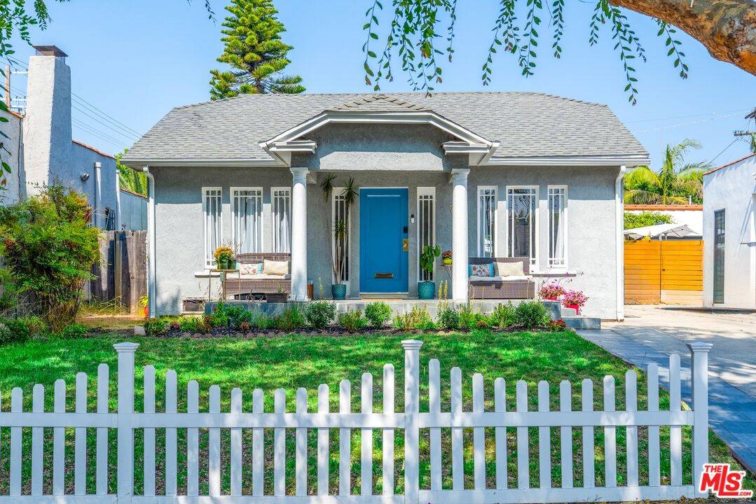 Los Angeles, CA 90046,719 N Gardner St