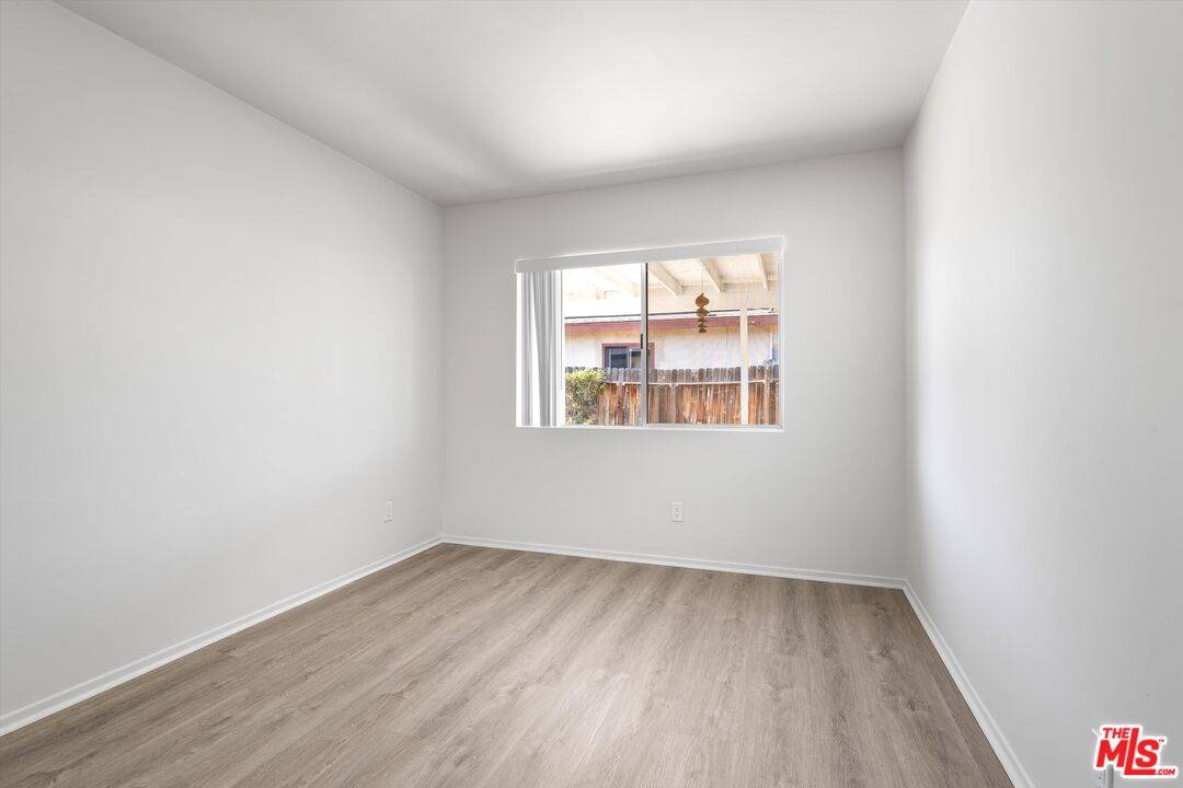 Winnetka, CA 91306,19717 Chase St