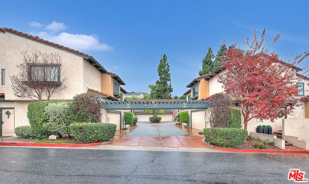 Rancho Palos Verdes, CA 90275,28521 Vista Madera