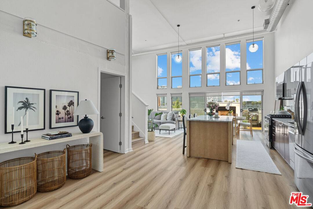 Marina Del Rey, CA 90292,4215 Glencoe Ave #417