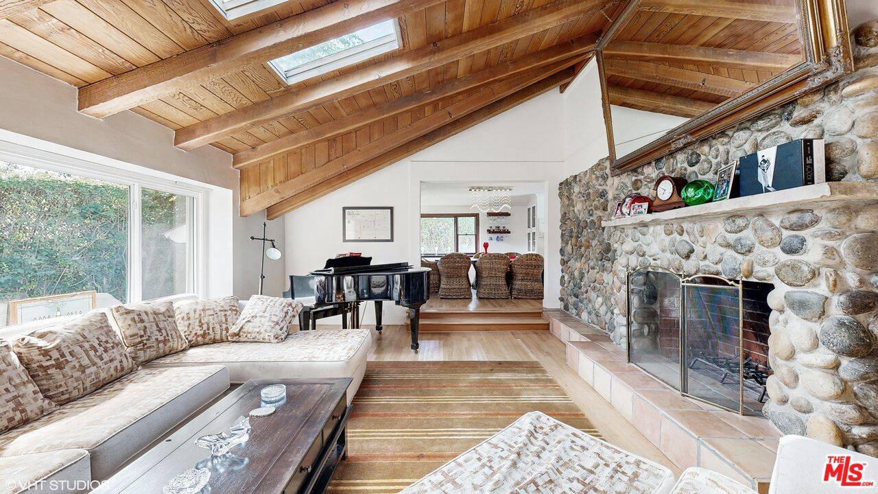 Malibu, CA 90265,29051 Pacific Coast Hwy