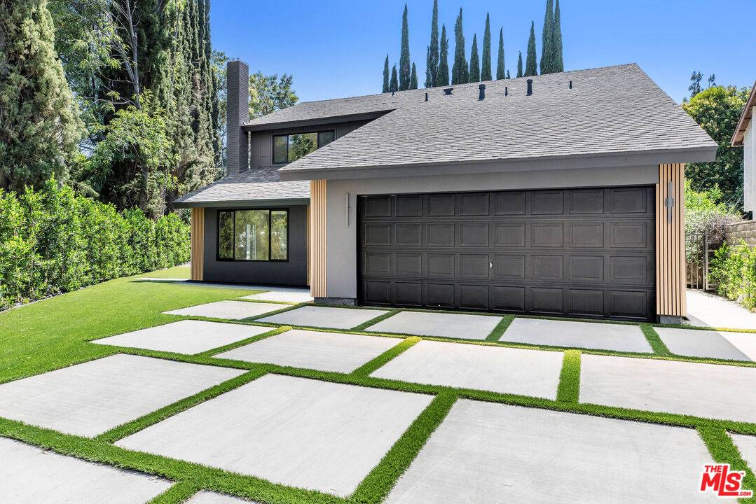 Woodland Hills, CA 91303,22357 Welby Way
