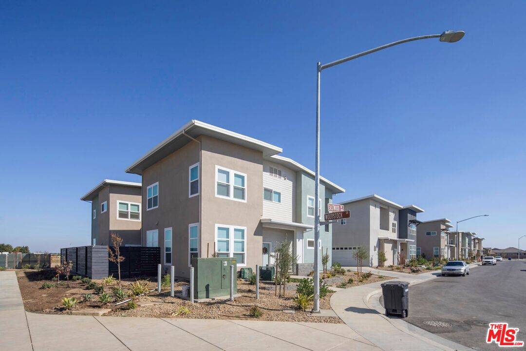 Patterson, CA 95363,704 Schali Ln