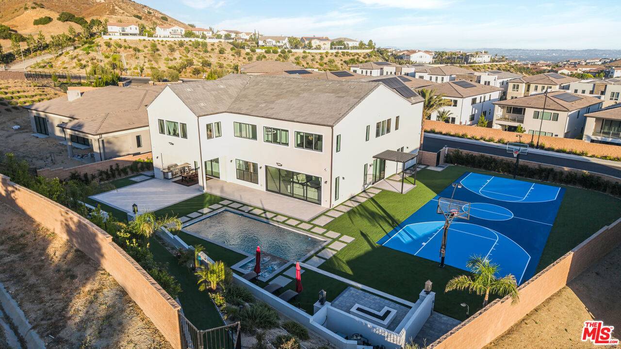 Porter Ranch, CA 91326,12553 N Ridgeline Rd