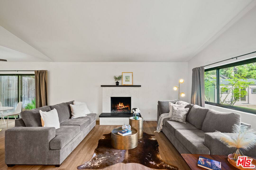 Topanga, CA 90290,1380 Old Topanga Canyon Rd