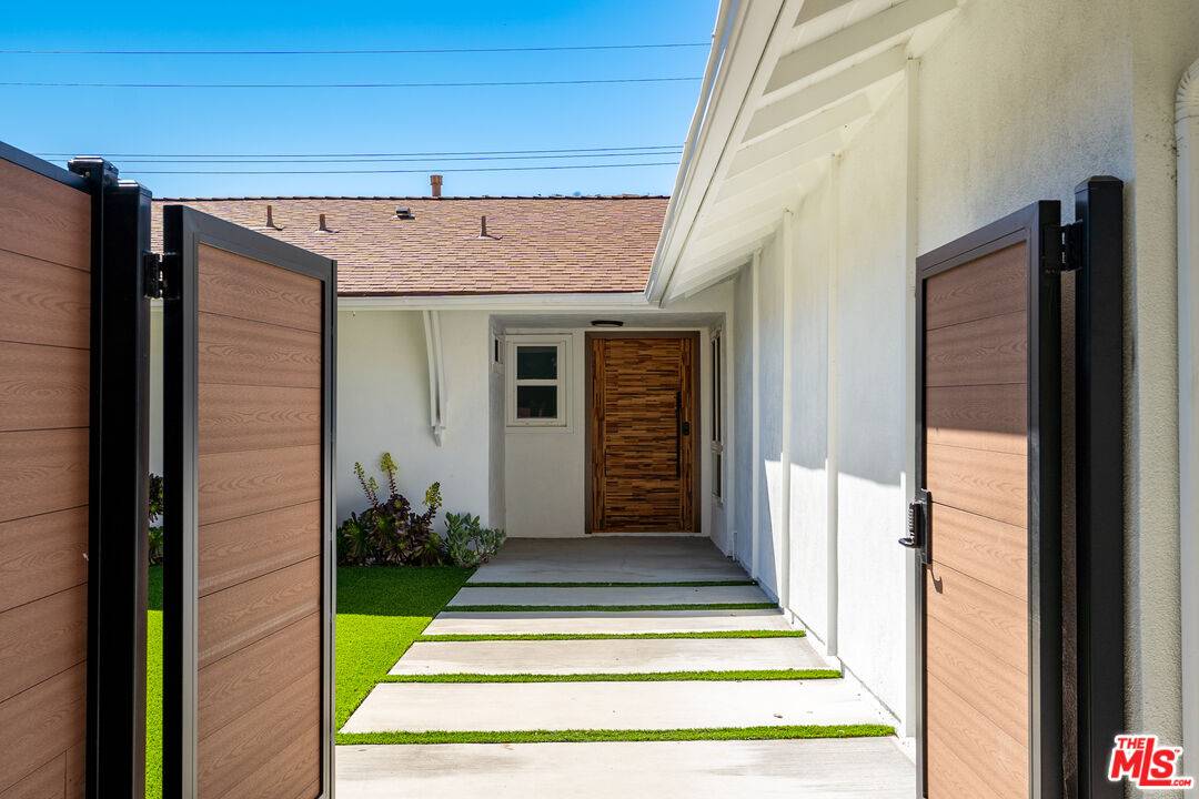 Calabasas, CA 91302,5521 Ruthwood Dr